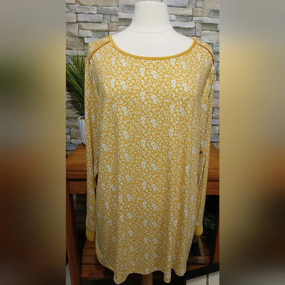 SUSAN GRAVER Printed Brushed Liquid Knit Floral Top 2X - Picture 1 of 6